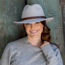Load image into Gallery viewer, Zermatt Wool Felt Fedora | Light Grey