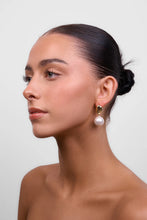 Load image into Gallery viewer, Selma Gold Pearl Earring