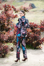 Load image into Gallery viewer, M.A.Dainty Zazzle Jacket | Midnight Roses