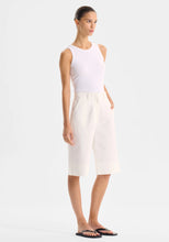 Load image into Gallery viewer, Elliott Bermuda Short | White