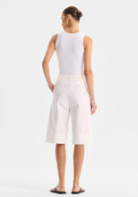 Load image into Gallery viewer, Elliott Bermuda Short | White